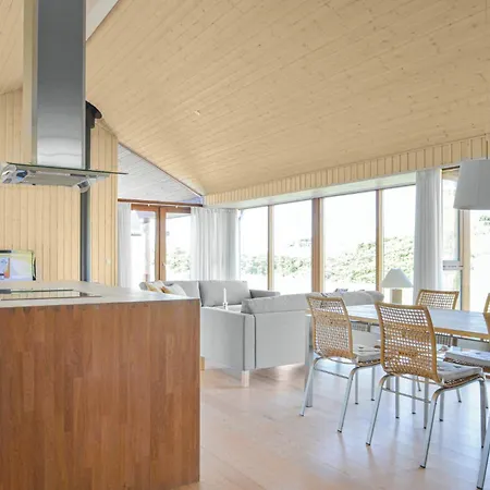 Five-bedroom In Tatil Evi