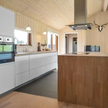 Five-bedroom In Løkken