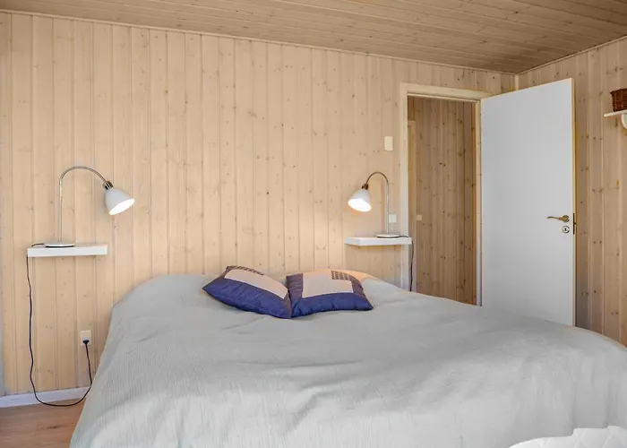 Five-bedroom In *